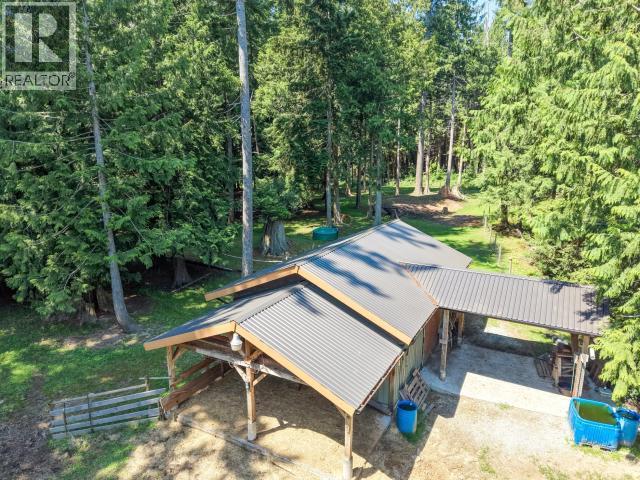 10440 Kelly Creek Road, Powell River, BC - Outdoor