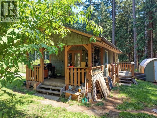 10440 Kelly Creek Road, Powell River, BC - Outdoor With Deck Patio Veranda