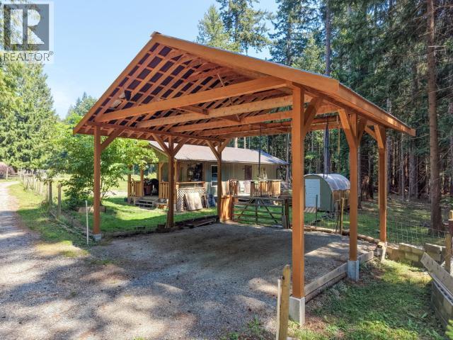 10440 Kelly Creek Road, Powell River, BC - Outdoor