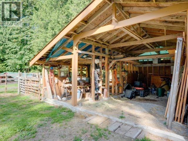 10440 Kelly Creek Road, Powell River, BC - Indoor Photo Showing Other Room