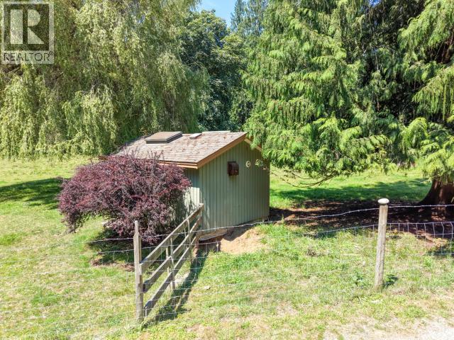10440 Kelly Creek Road, Powell River, BC - Outdoor