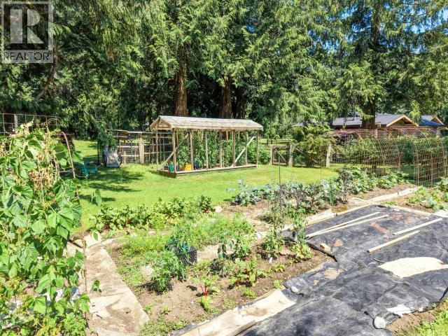 10440 Kelly Creek Road, Powell River, BC - Outdoor