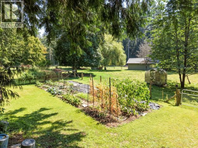 10440 Kelly Creek Road, Powell River, BC - Outdoor