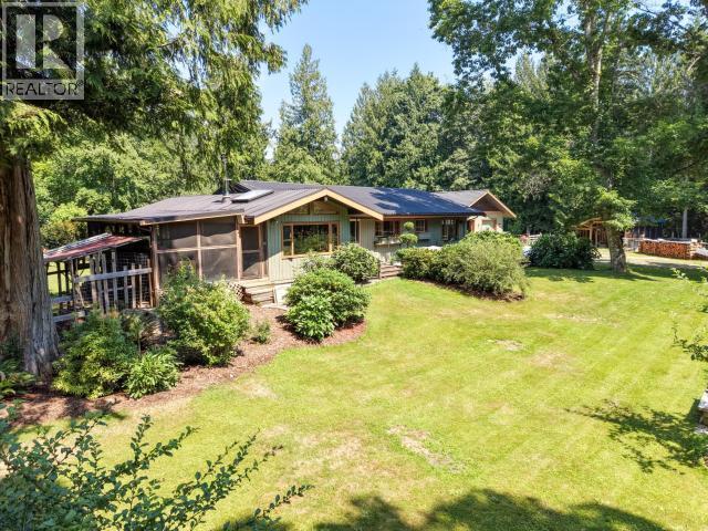 10440 Kelly Creek Road, Powell River, BC - Outdoor