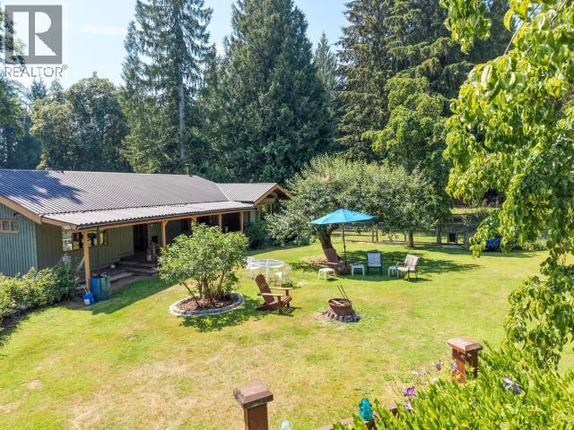 10440 Kelly Creek Road, Powell River, BC - Outdoor With Deck Patio Veranda