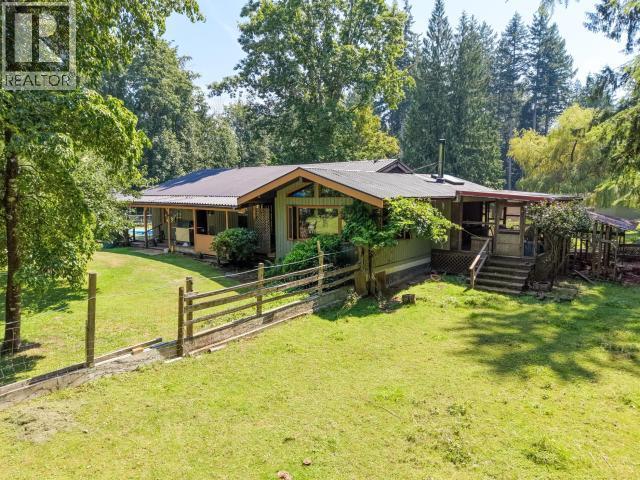 10440 Kelly Creek Road, Powell River, BC - Outdoor With Deck Patio Veranda