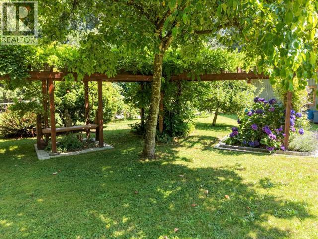 10440 Kelly Creek Road, Powell River, BC - Outdoor