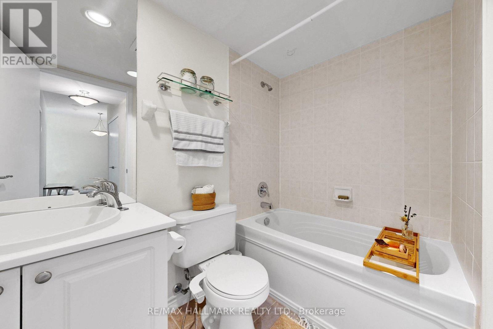 1516 - 410 Queens Quay W, Toronto, ON - Indoor Photo Showing Bathroom