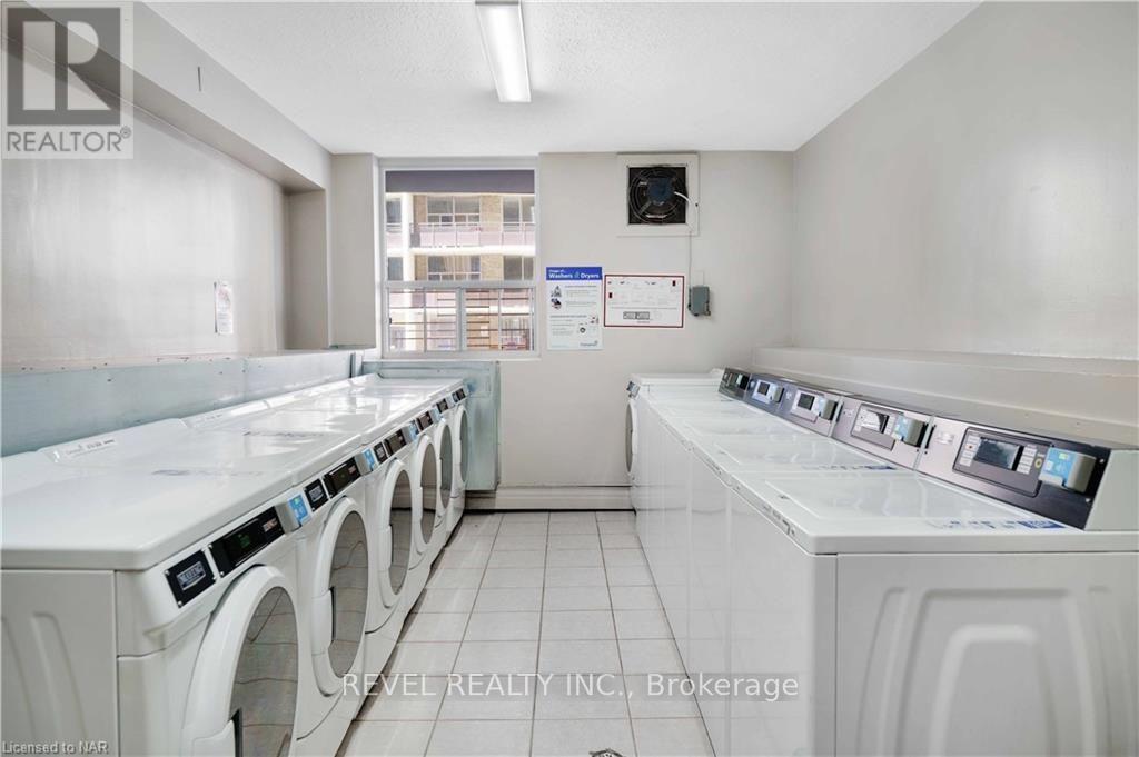 407 - 359 Geneva Street S, St. Catharines, ON - Indoor Photo Showing Laundry Room