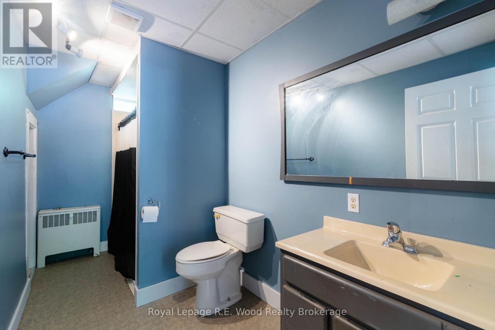 311 Talbot Street E, Aylmer, ON - Indoor Photo Showing Bathroom