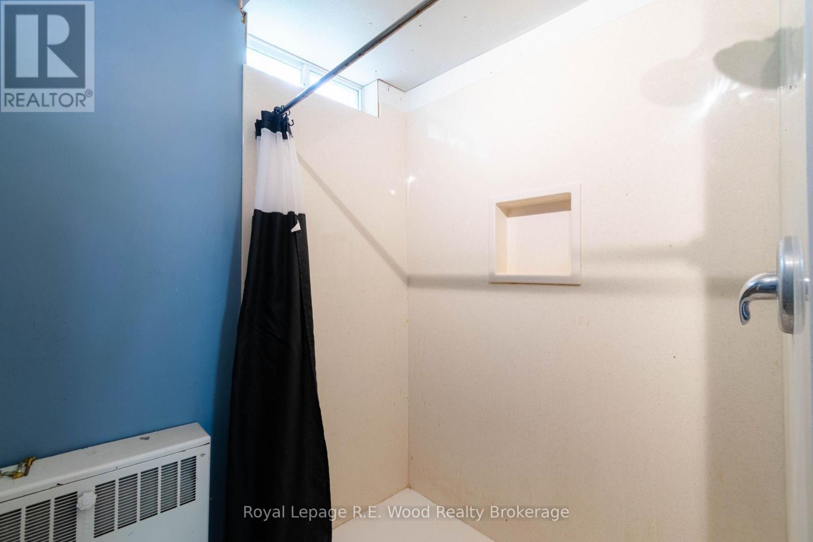 311 Talbot Street E, Aylmer, ON - Indoor
