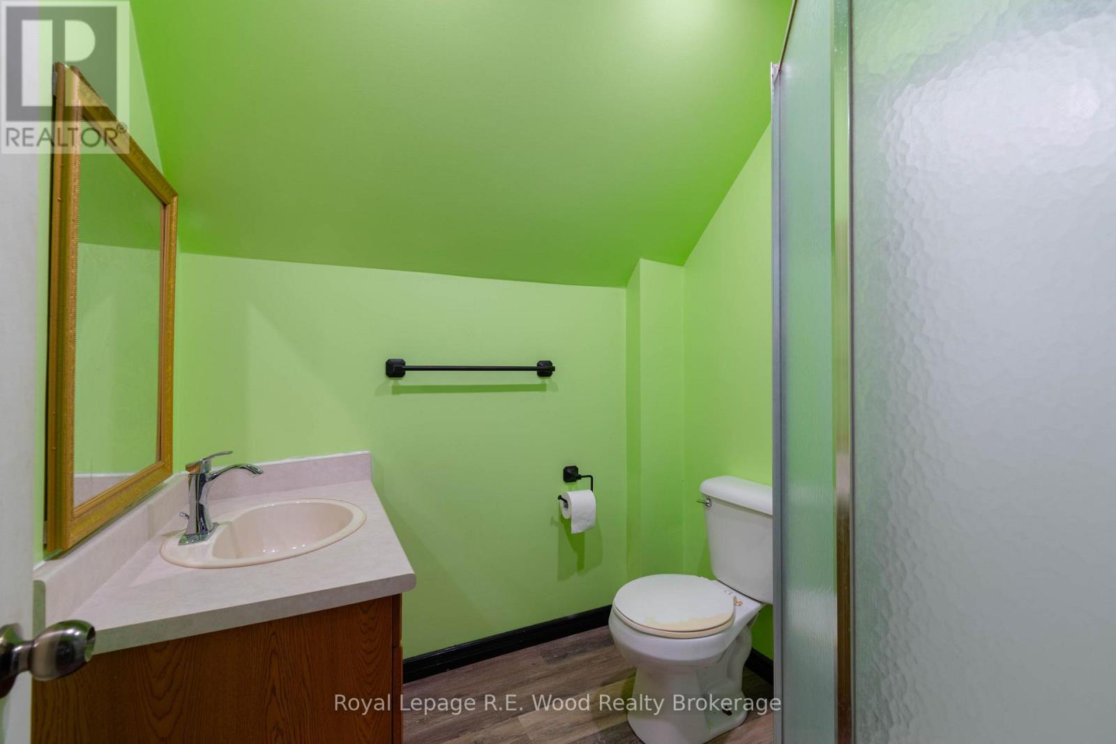 311 Talbot Street E, Aylmer, ON - Indoor Photo Showing Bathroom
