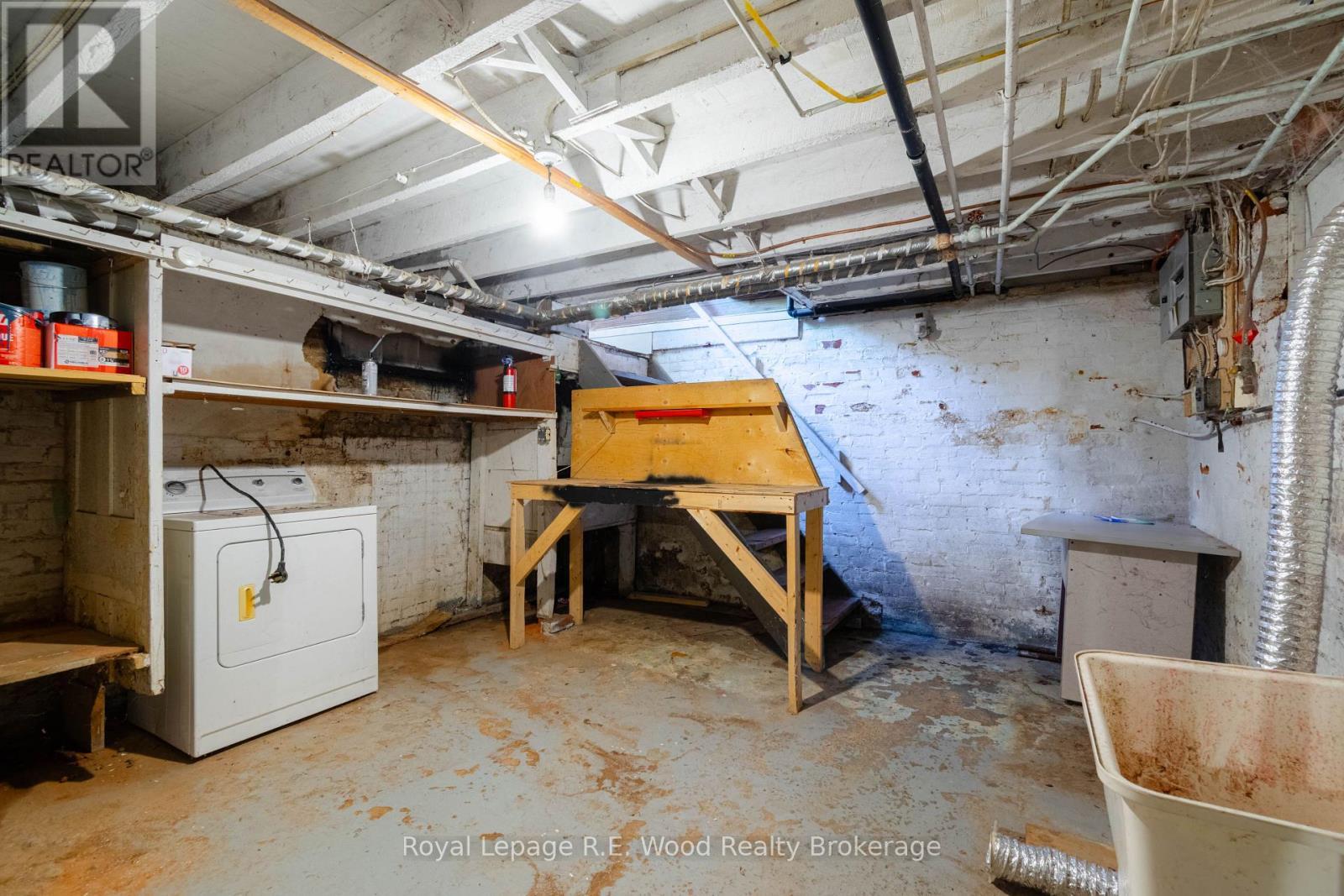 311 Talbot Street E, Aylmer, ON - Indoor