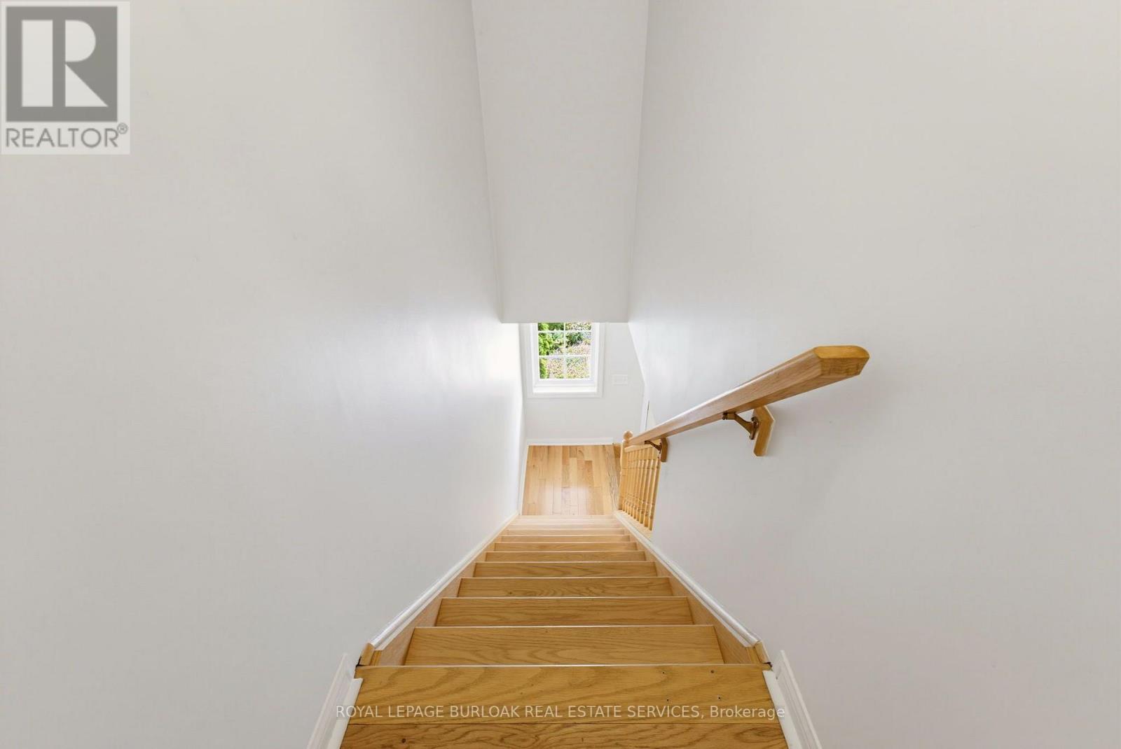 4425 Peter Drive, Burlington, ON - Indoor Photo Showing Other Room
