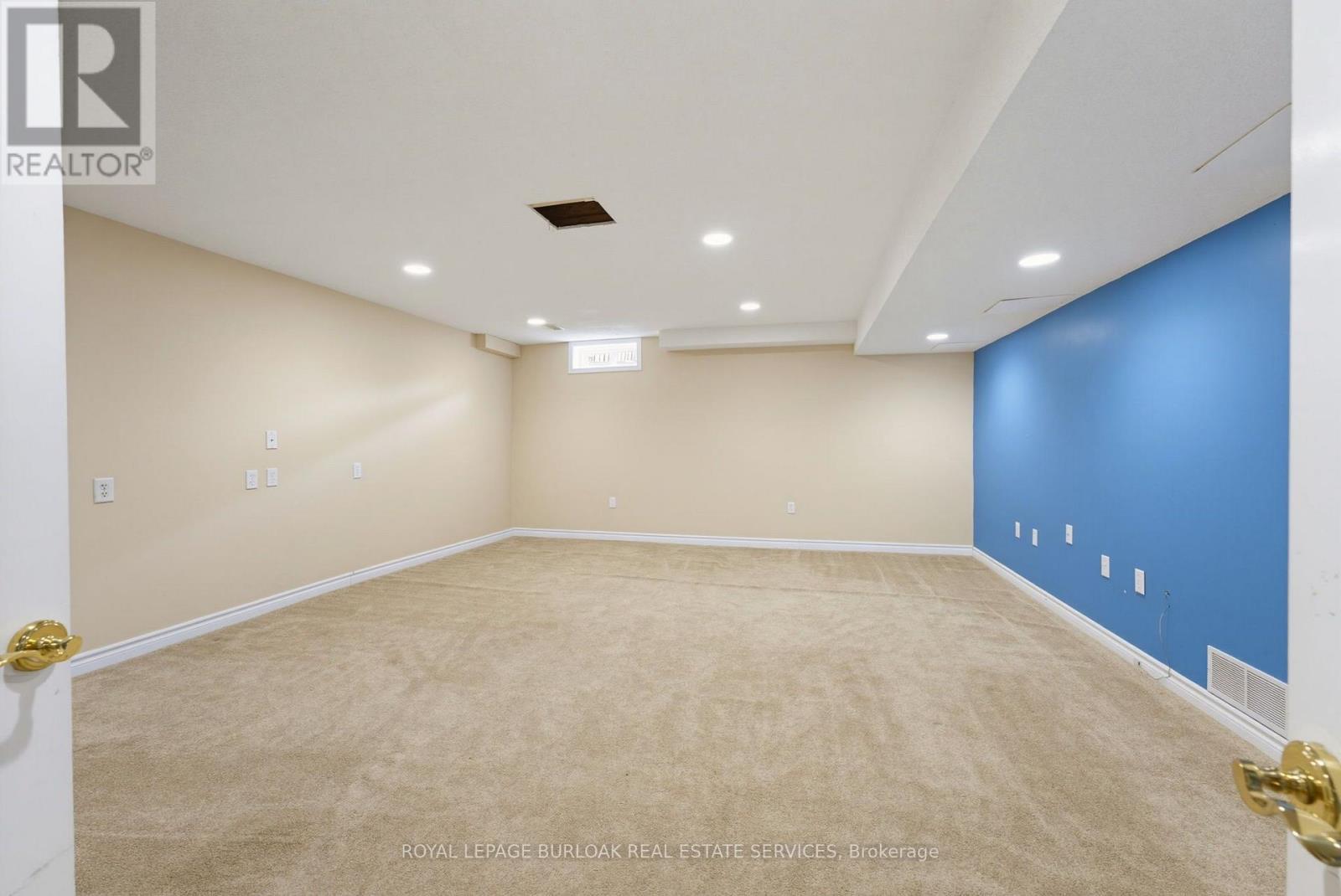 4425 Peter Drive, Burlington, ON - Indoor