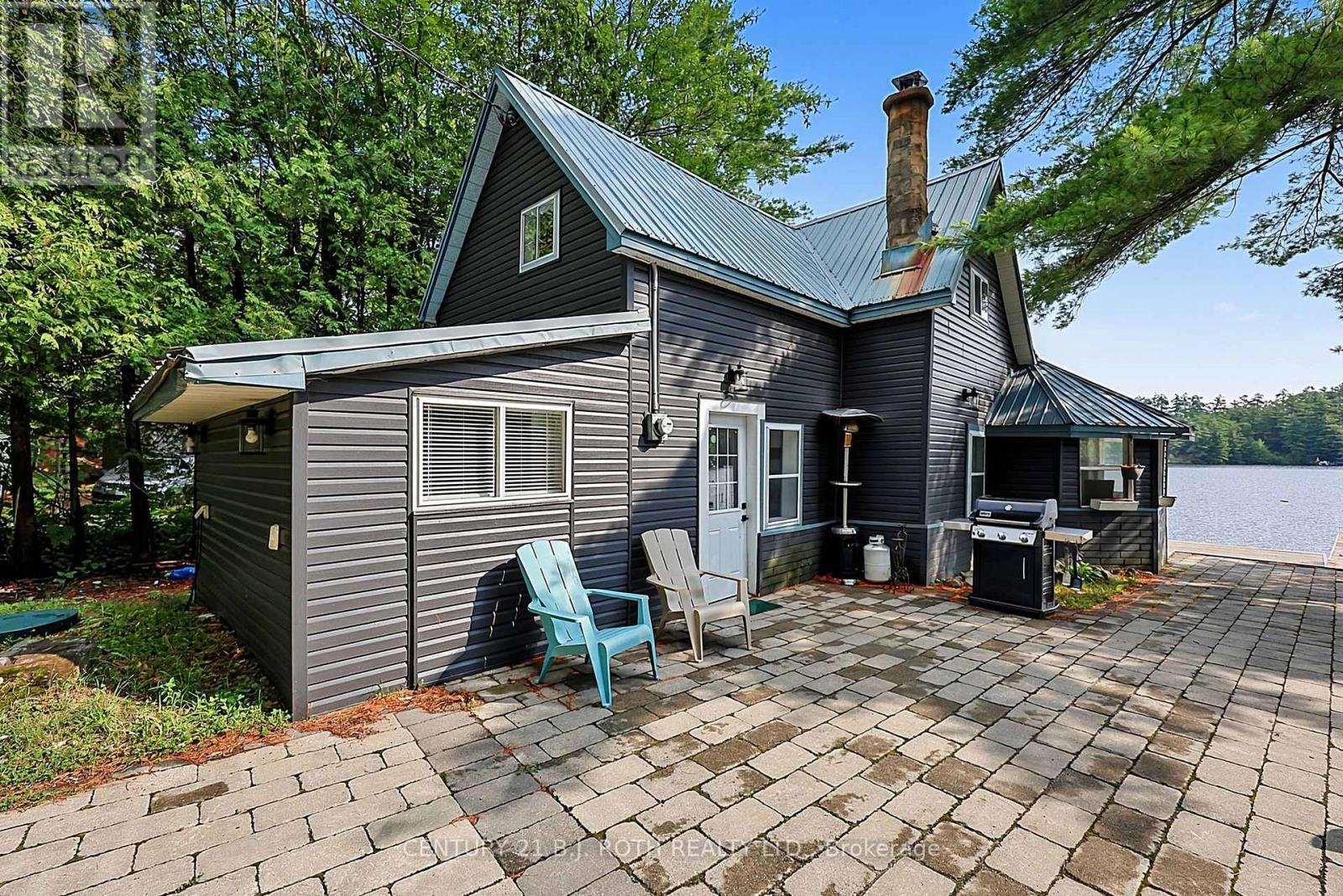 1100 Hewitt Street, Gravenhurst, ON - Outdoor