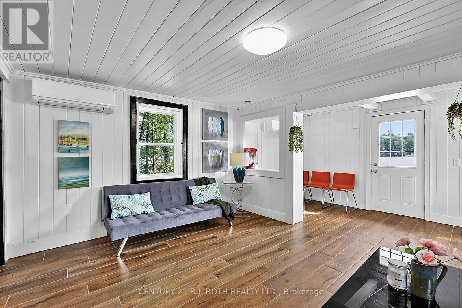 1100 Hewitt Street, Gravenhurst, ON - With Exterior