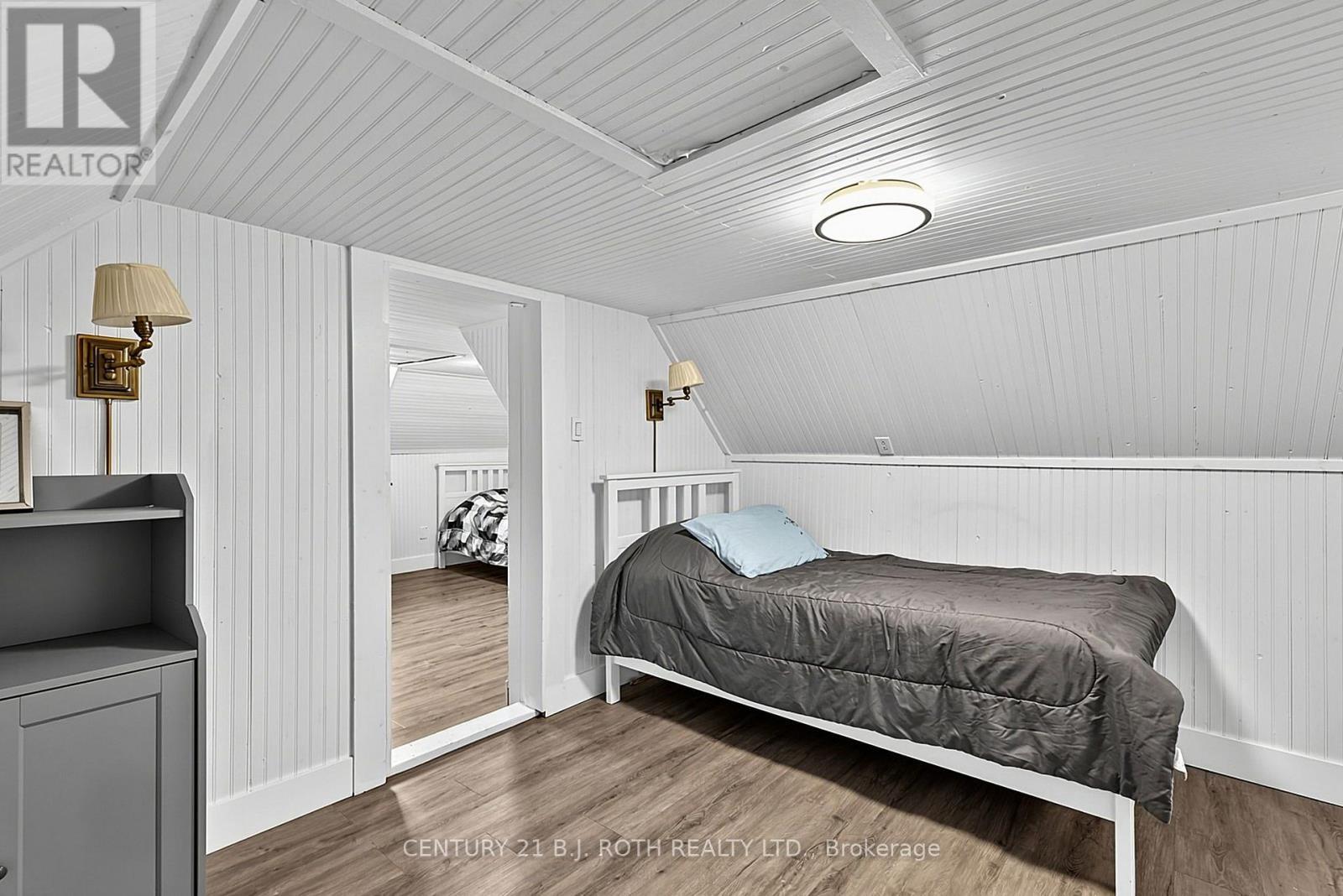 1100 Hewitt Street, Gravenhurst, ON - Indoor Photo Showing Bedroom