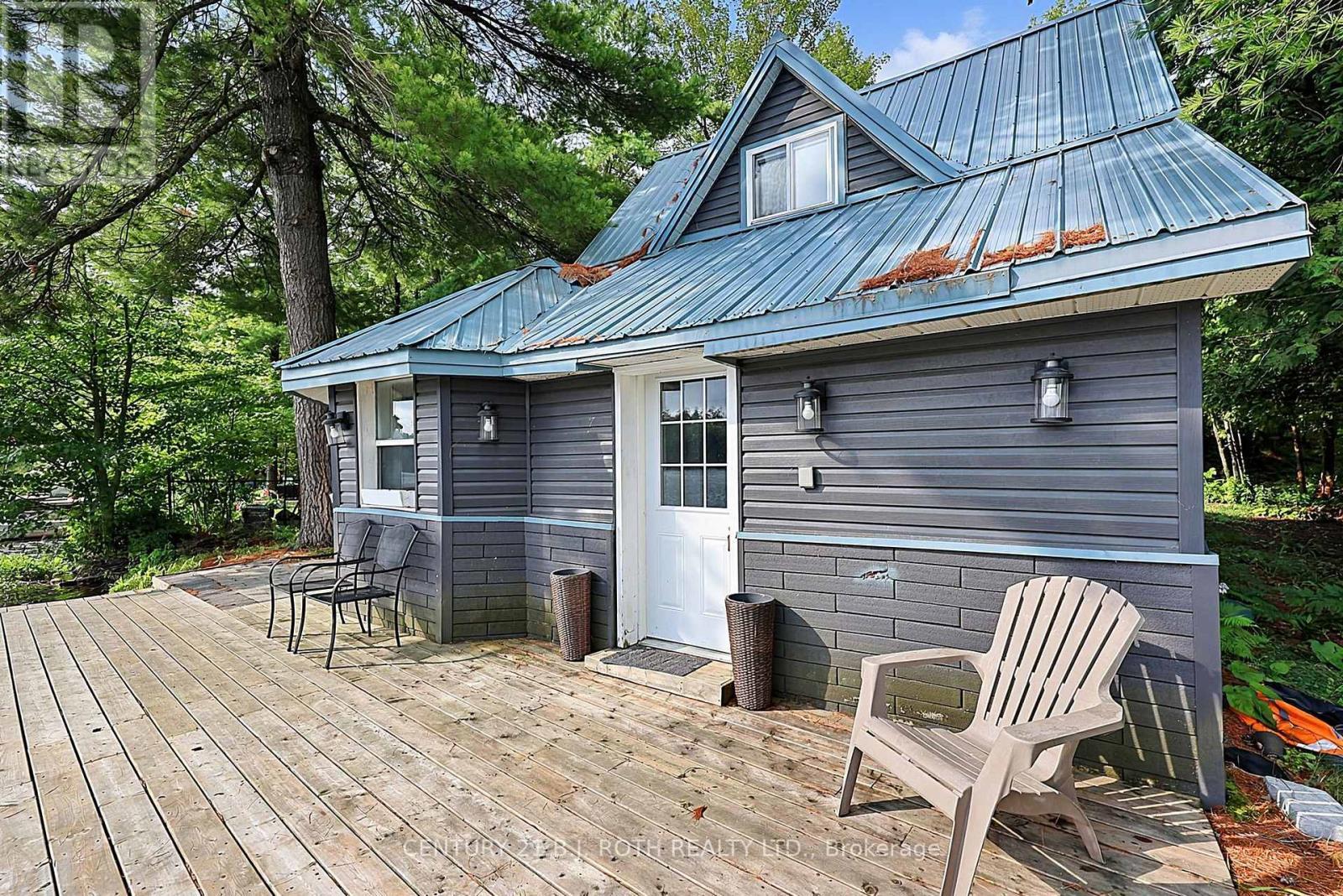 1100 Hewitt Street, Gravenhurst, ON - Outdoor With Deck Patio Veranda