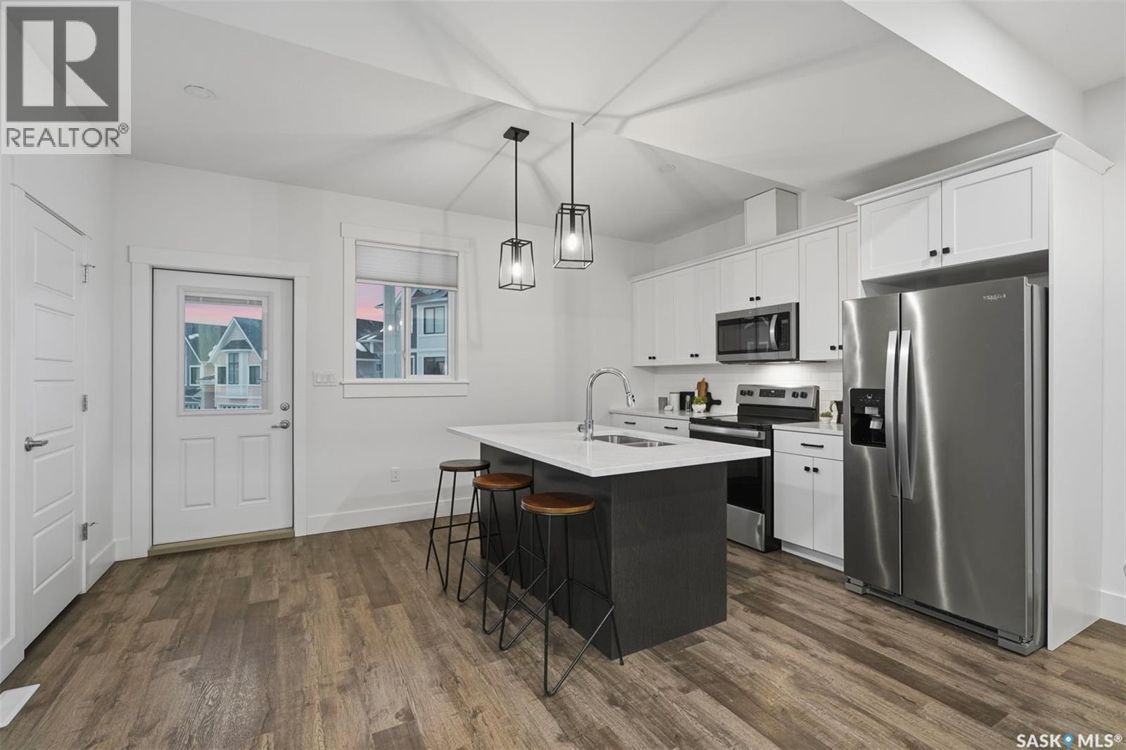 39 900 St Andrews Lane, Warman, SK - Indoor Photo Showing Kitchen With Stainless Steel Kitchen