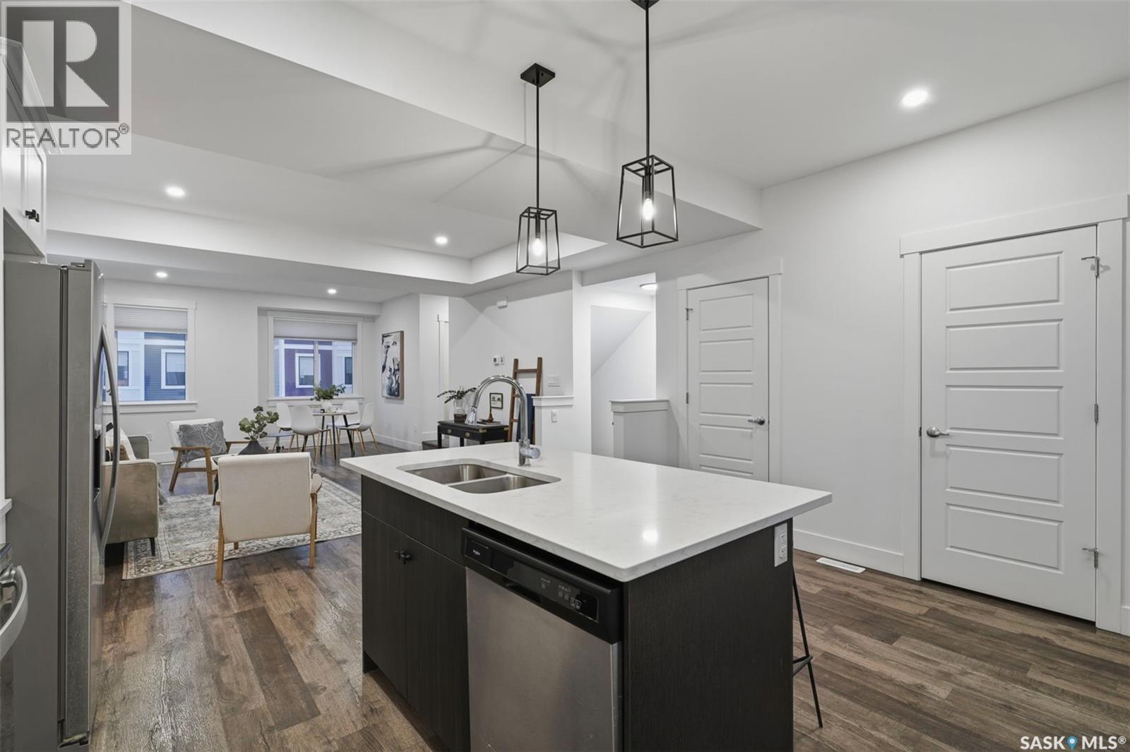 39 900 St Andrews Lane, Warman, SK - Indoor Photo Showing Kitchen With Double Sink