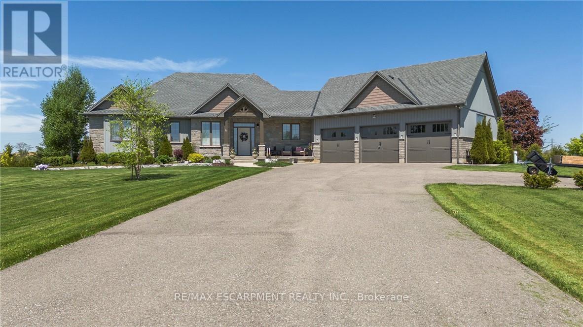 6 Macneil Court, Brantford, ON - Outdoor With Facade