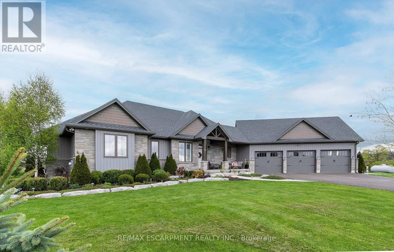 6 Macneil Court, Brantford, ON - Outdoor With Facade