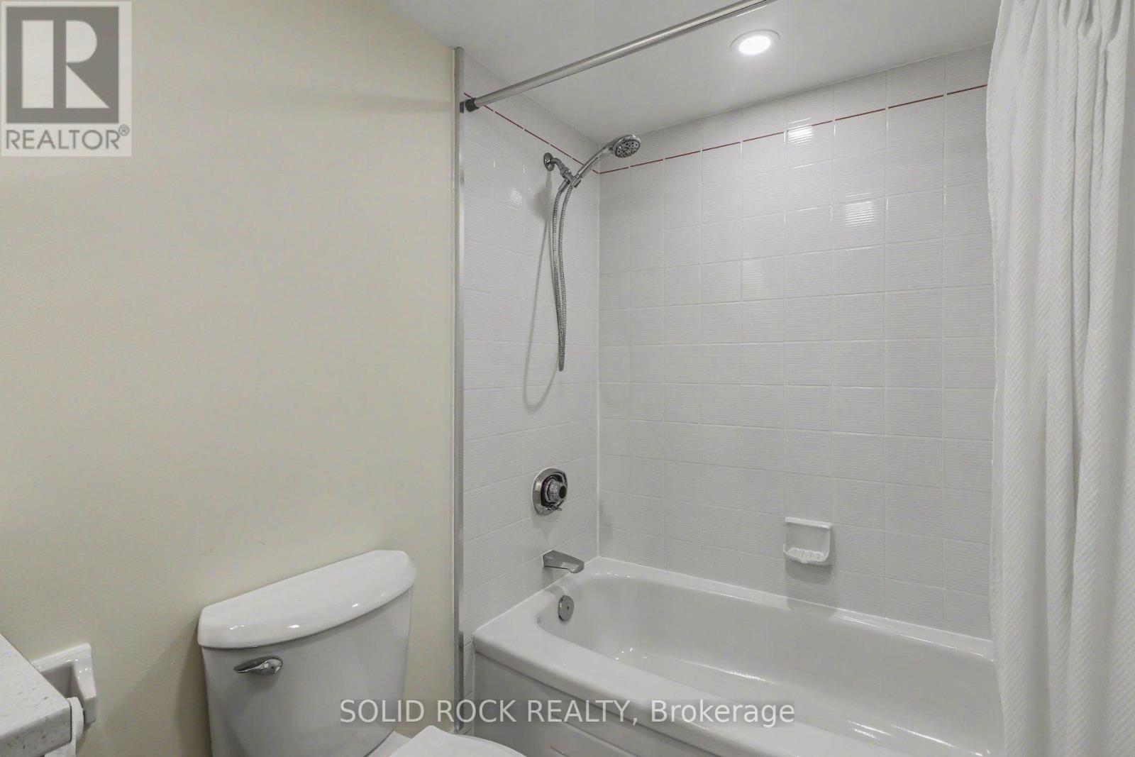 303 - 30 Charlevoix Street, Ottawa, ON - Indoor Photo Showing Bathroom