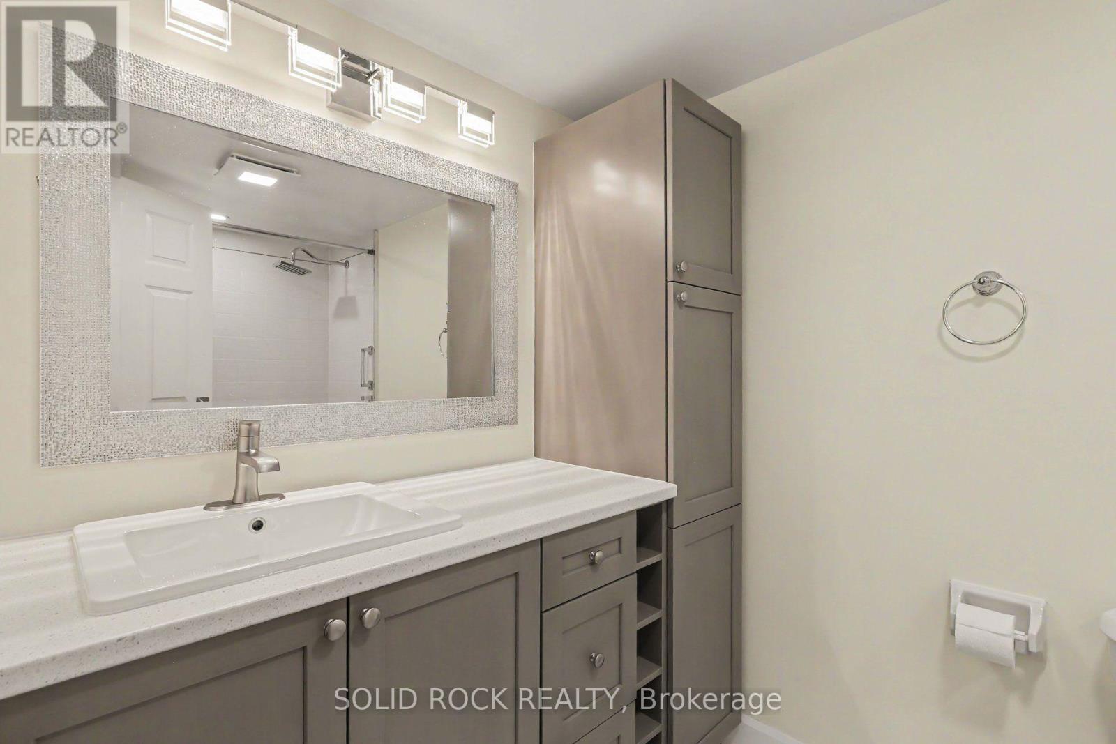 303 - 30 Charlevoix Street, Ottawa, ON - Indoor Photo Showing Bathroom