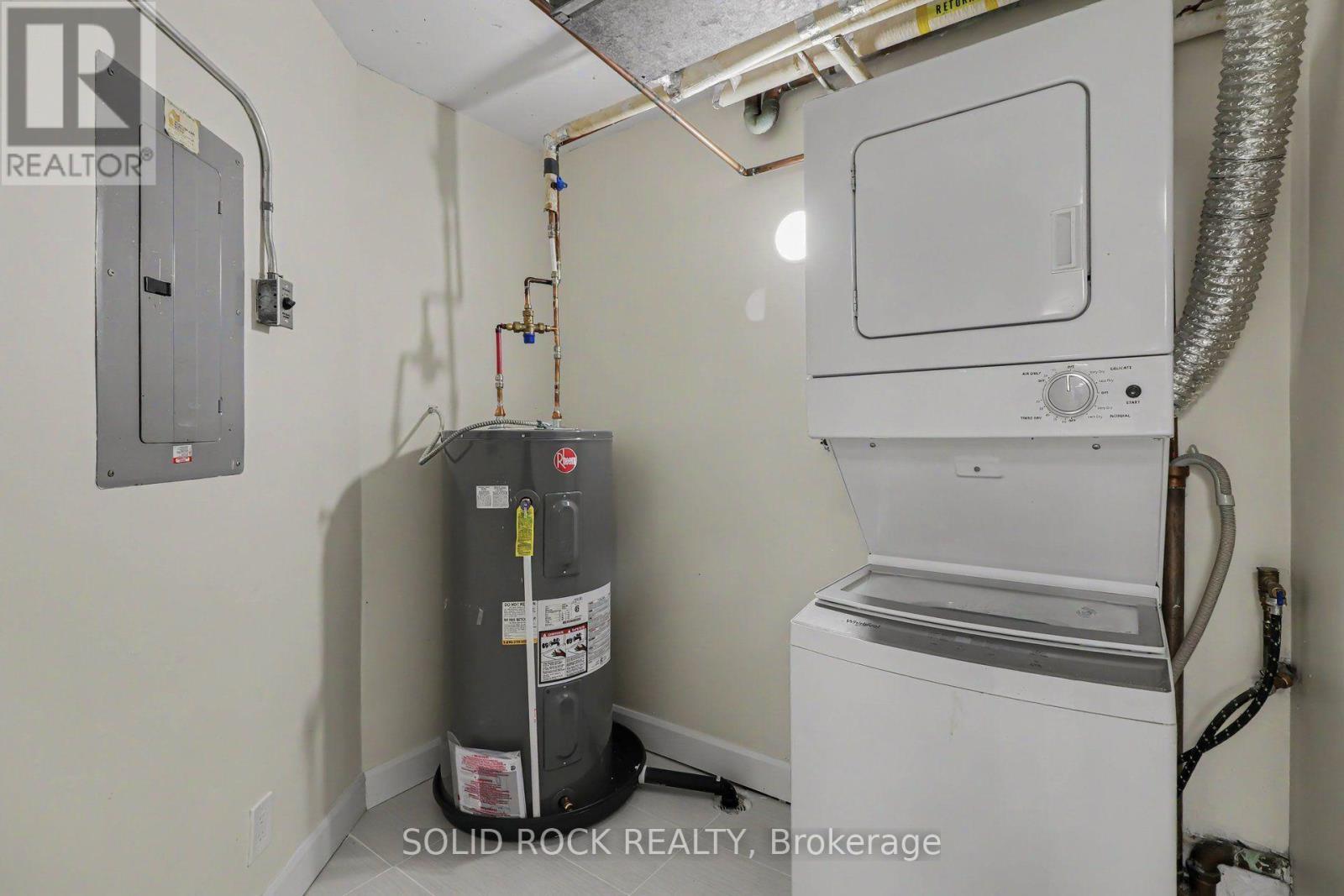 303 - 30 Charlevoix Street, Ottawa, ON - Indoor Photo Showing Laundry Room