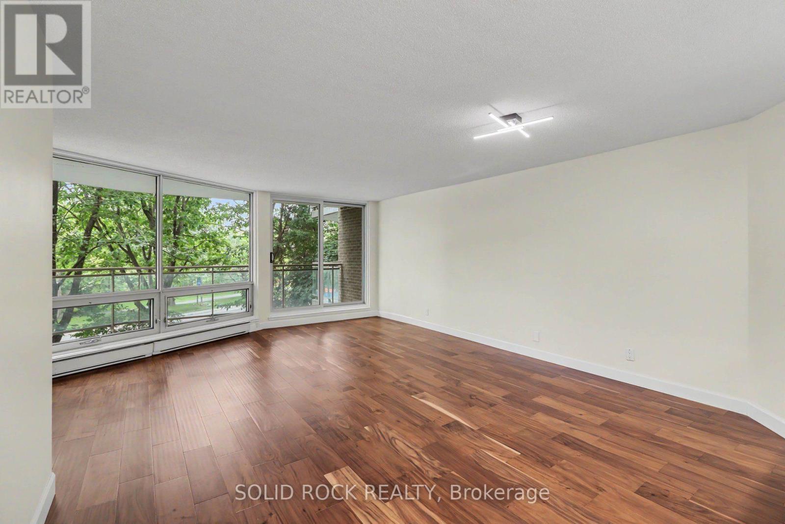 303 - 30 Charlevoix Street, Ottawa, ON - Indoor