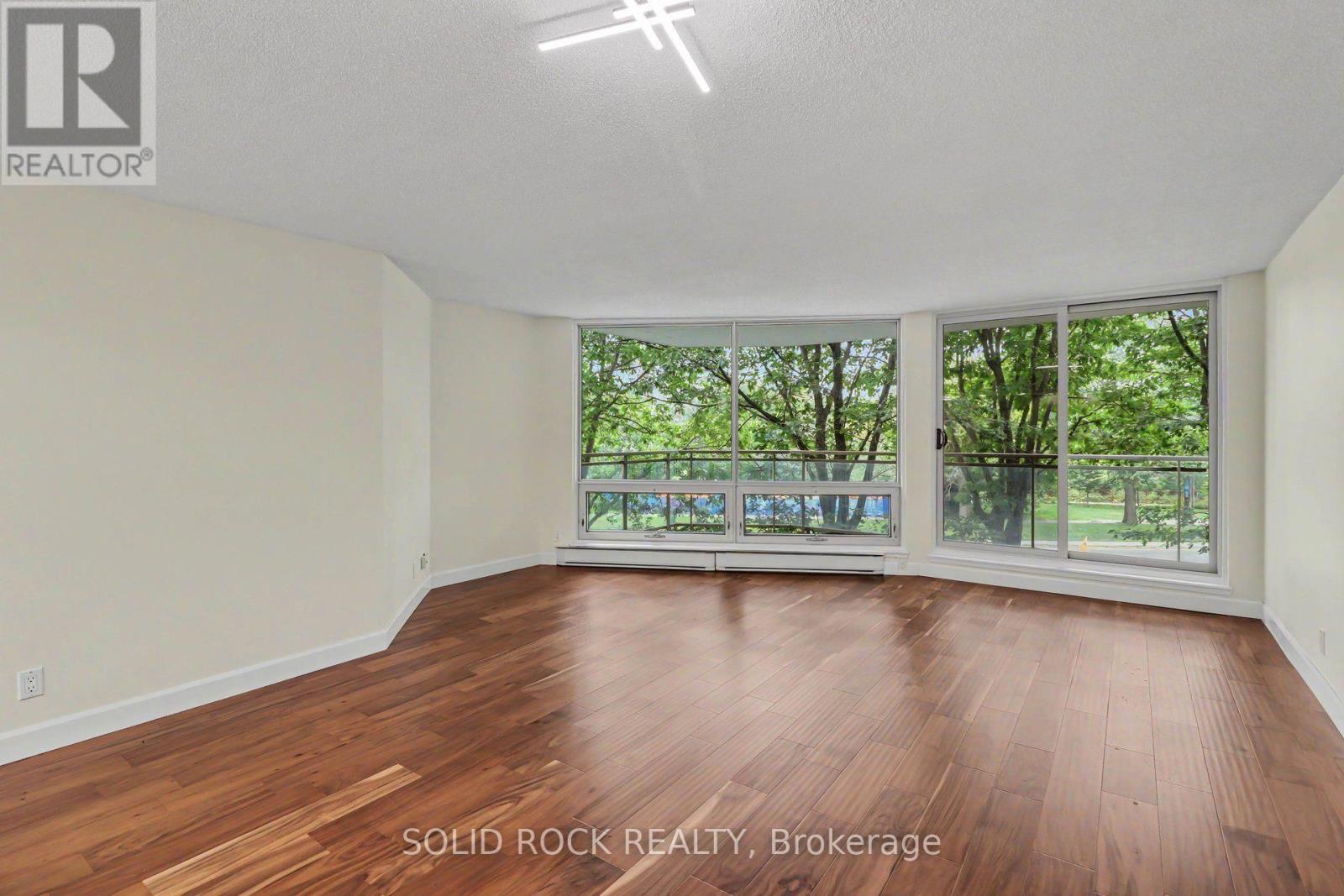 303 - 30 Charlevoix Street, Ottawa, ON - Indoor