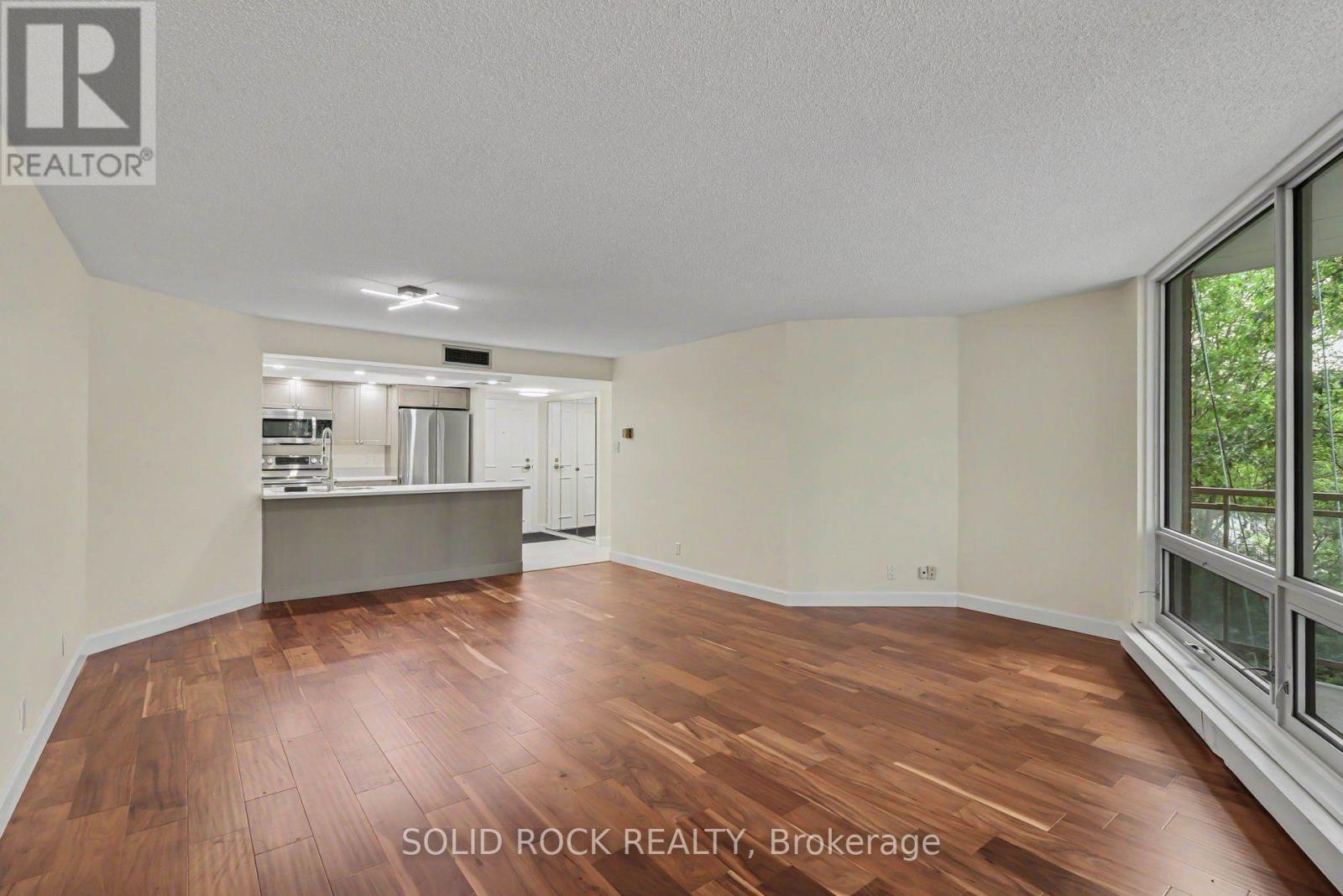 303 - 30 Charlevoix Street, Ottawa, ON - Indoor