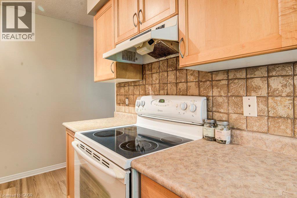 175 David Bergey Drive Unit# P86, Kitchener, ON - Indoor Photo Showing Kitchen