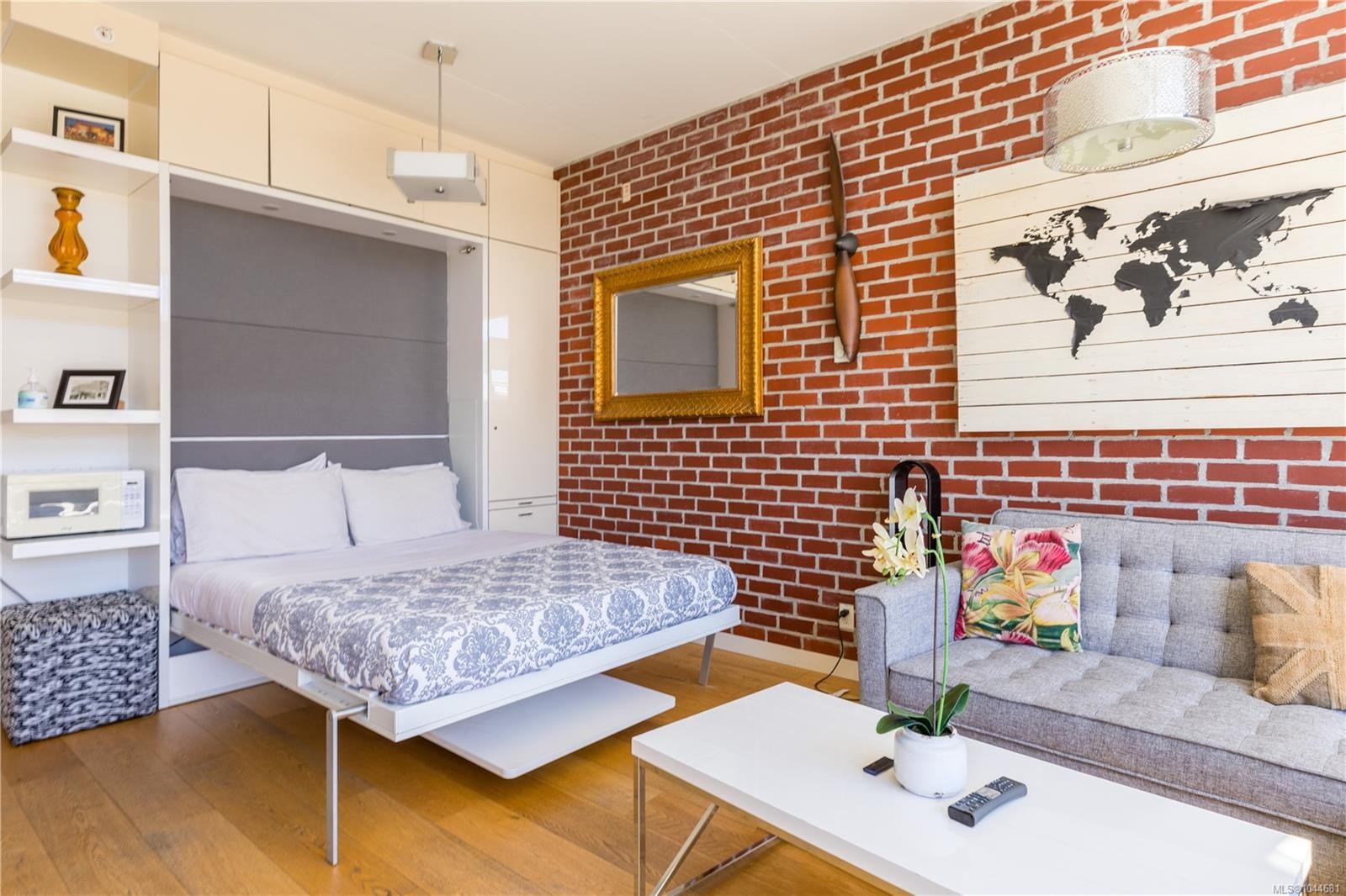 #M11-456 Pandora Ave, Victoria, BC - Indoor Photo Showing Bedroom