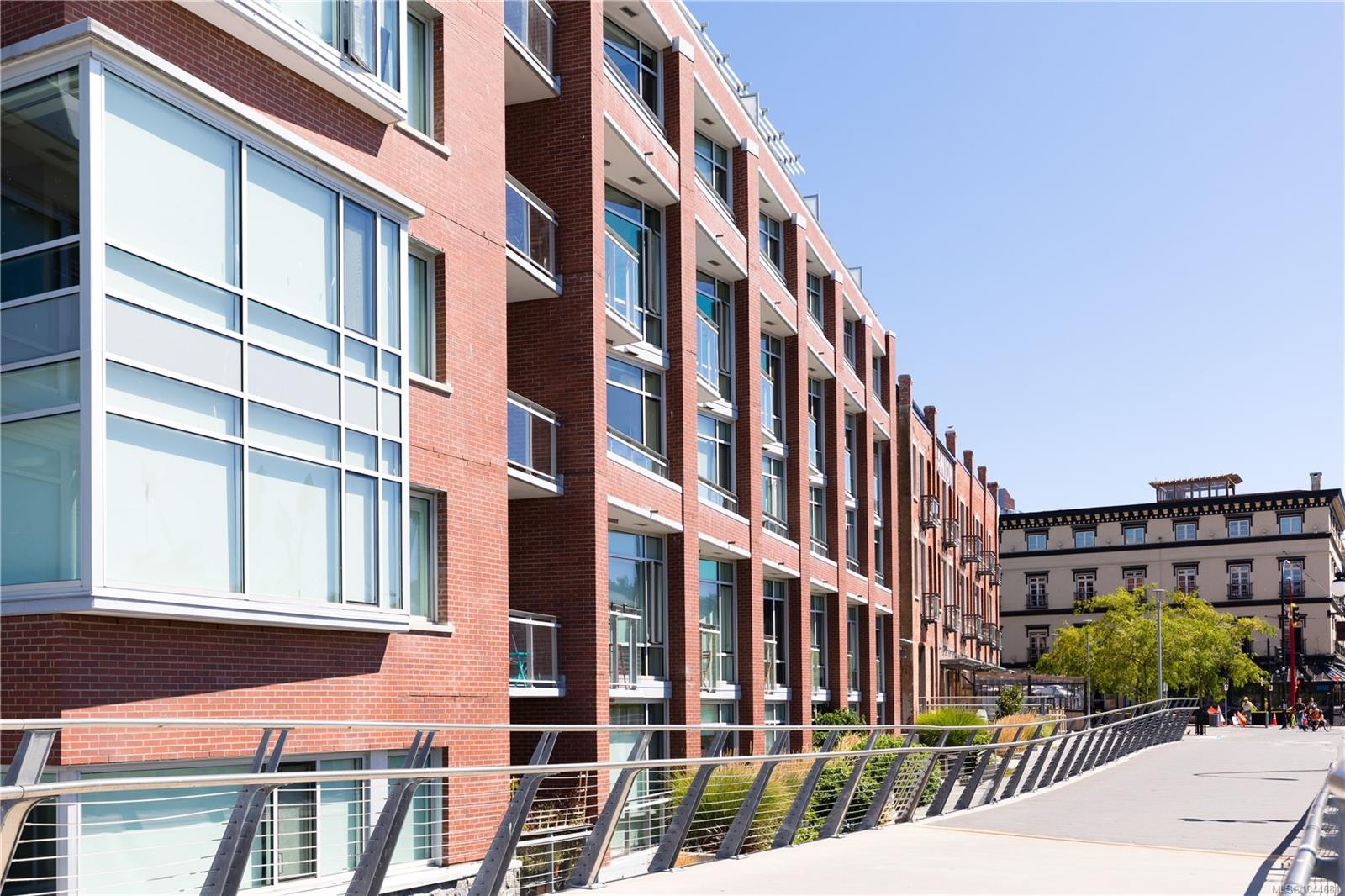 #M11-456 Pandora Ave, Victoria, BC - Outdoor