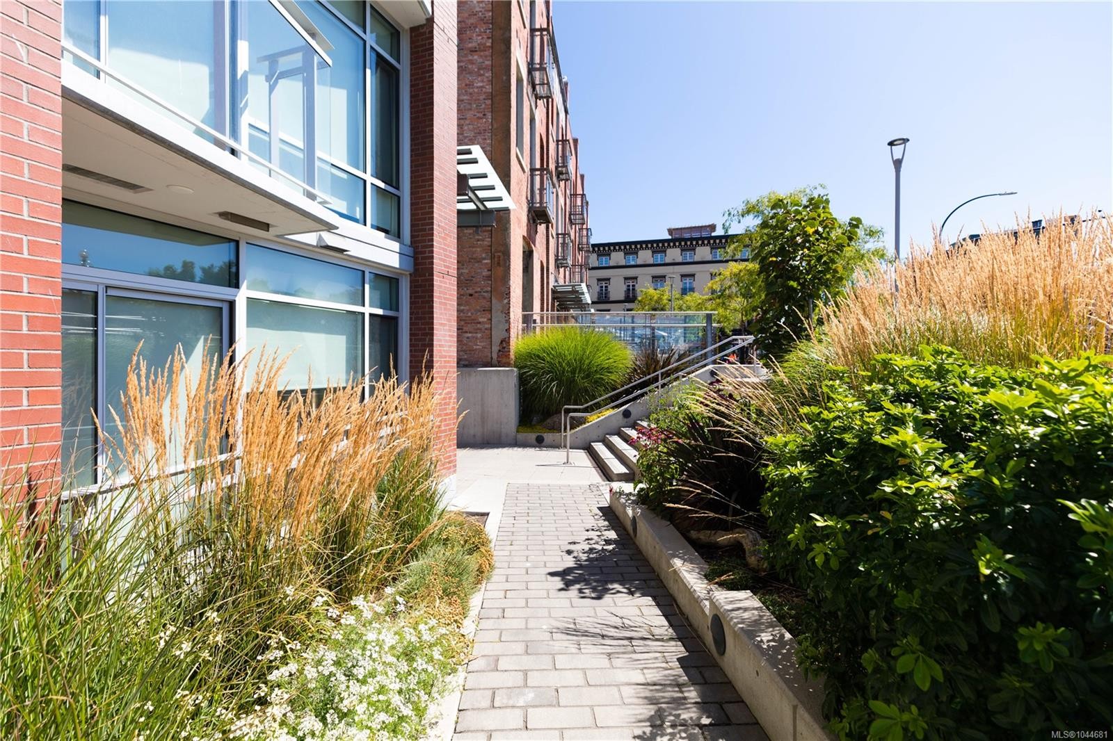 #M11-456 Pandora Ave, Victoria, BC - Outdoor