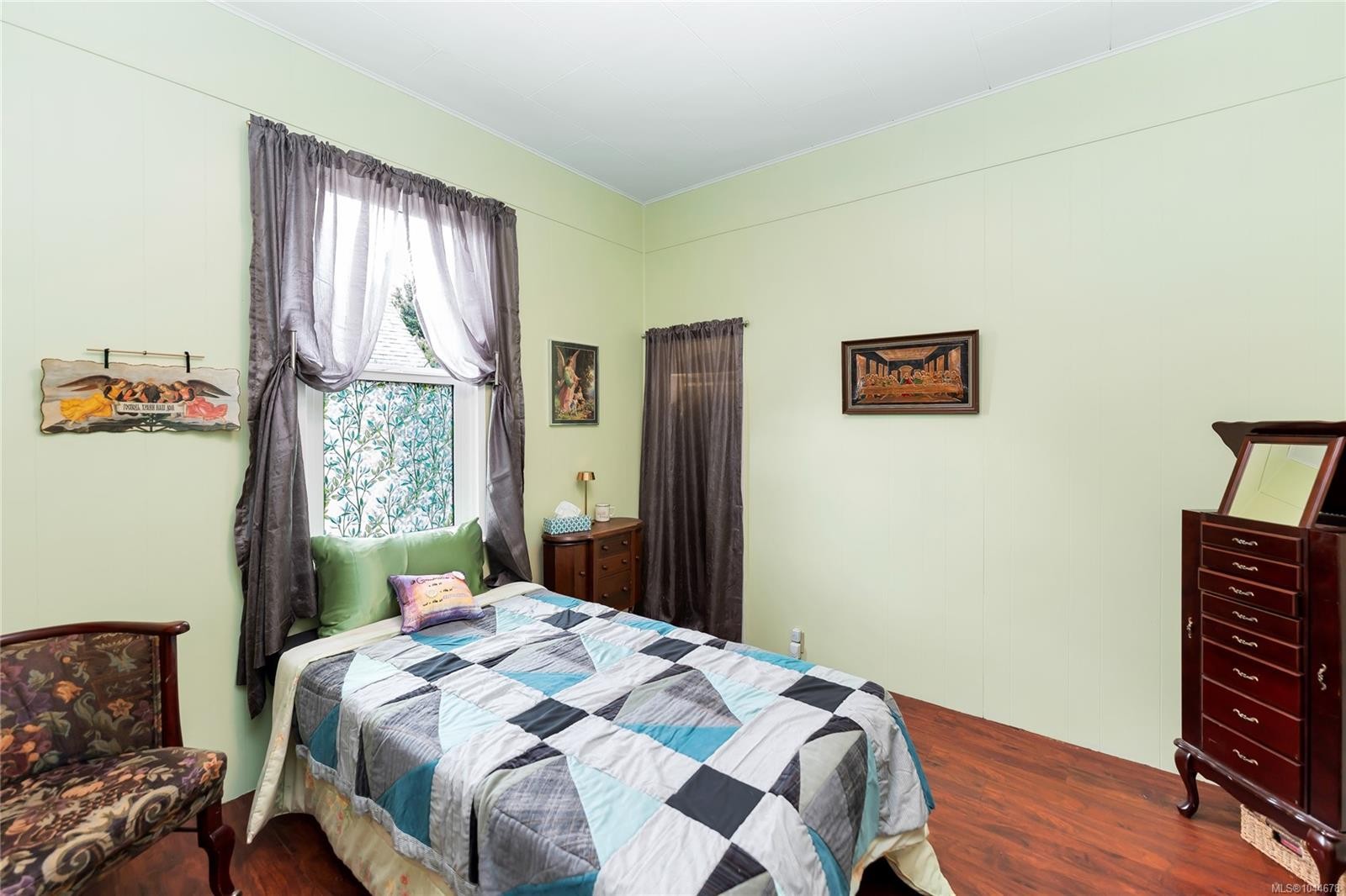 384 Burnside Rd East, Victoria, BC
