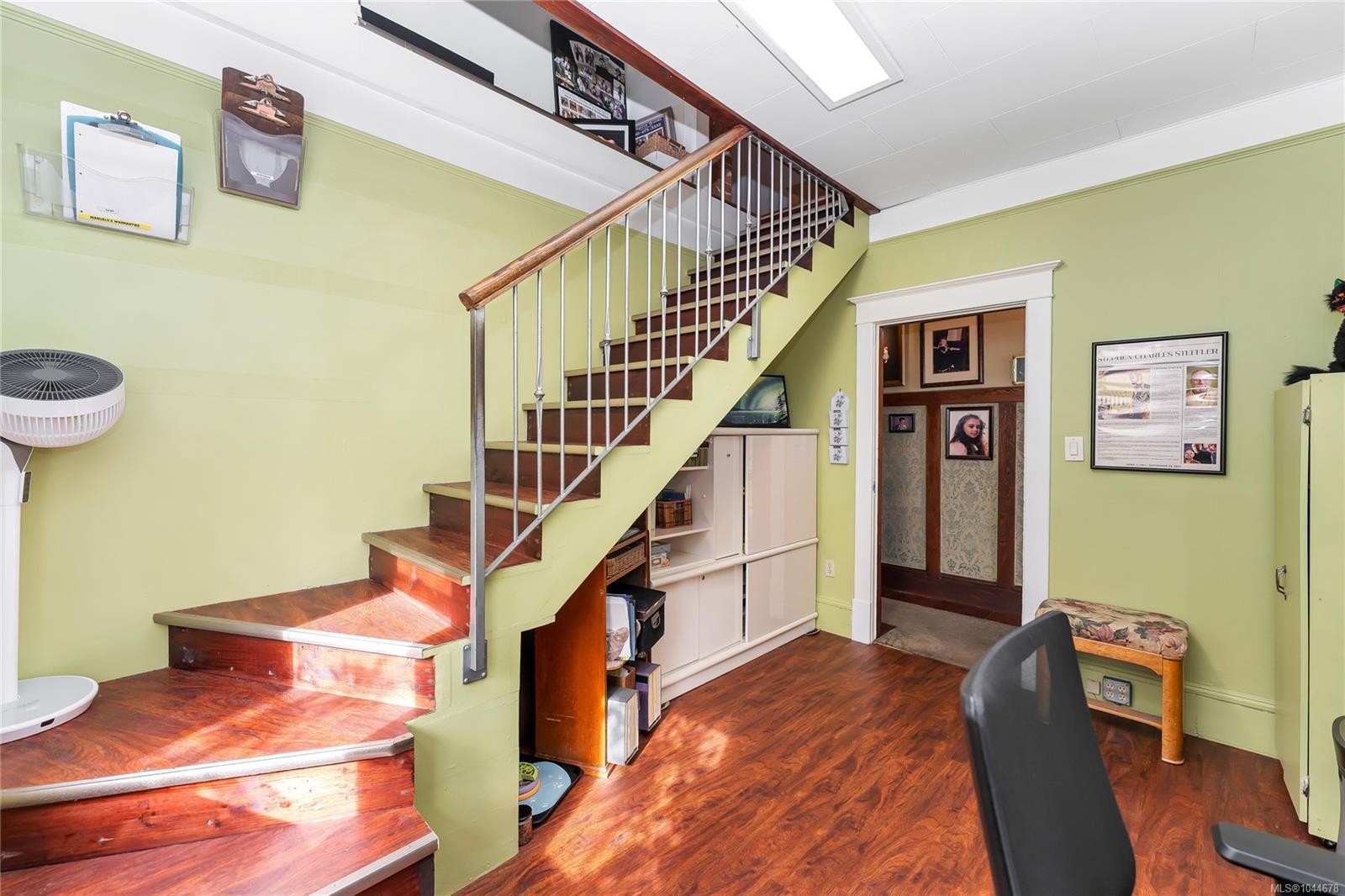 384 Burnside Rd East, Victoria, BC