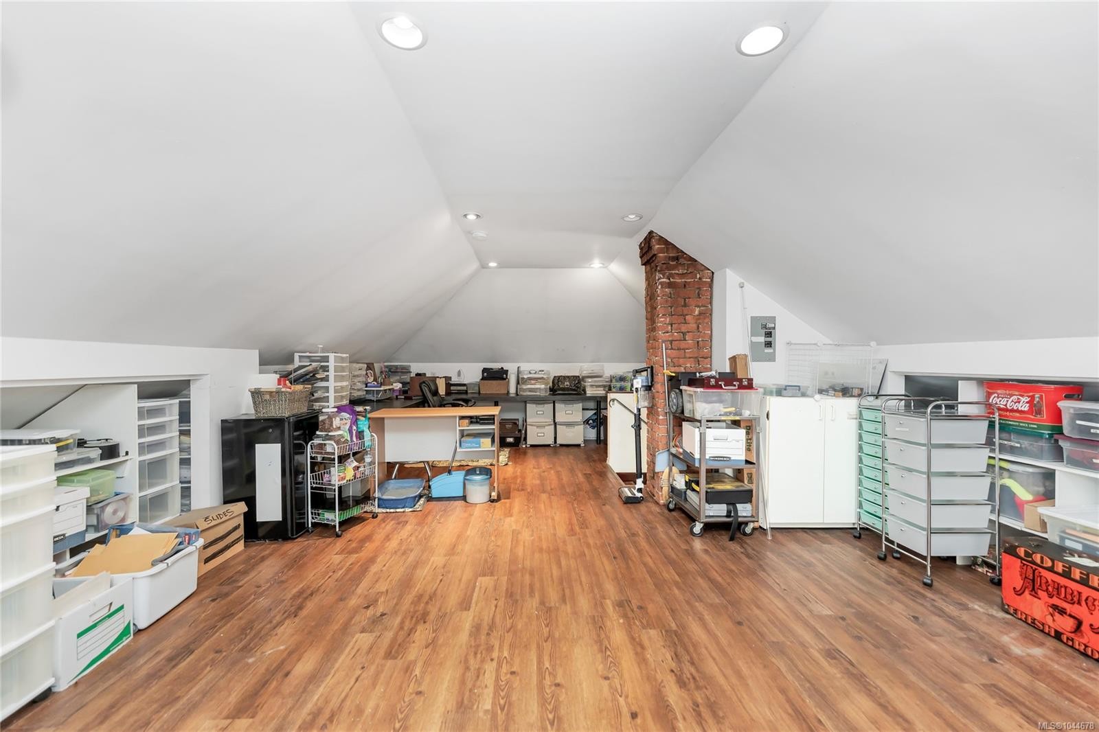 384 Burnside Rd East, Victoria, BC