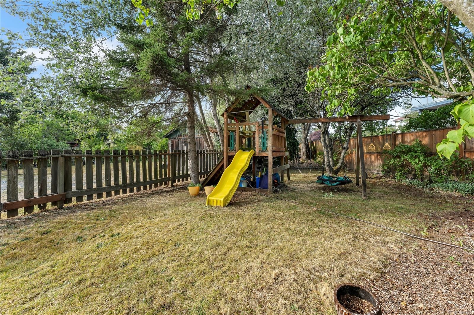 384 Burnside Rd East, Victoria, BC