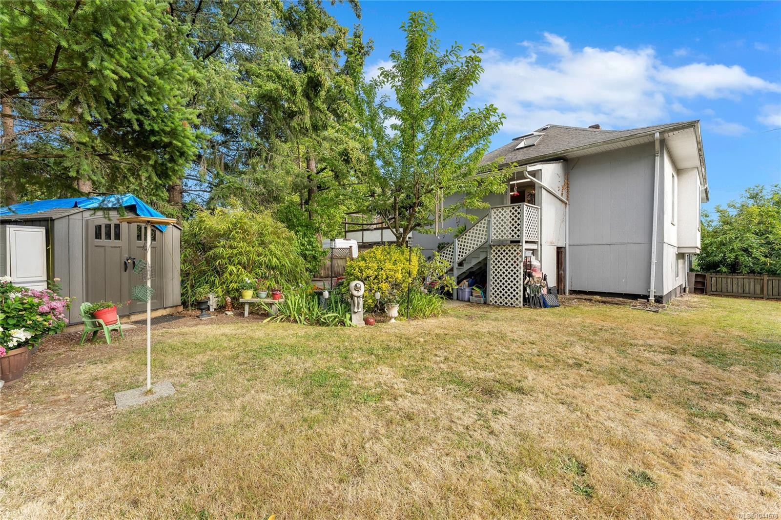 384 Burnside Rd East, Victoria, BC