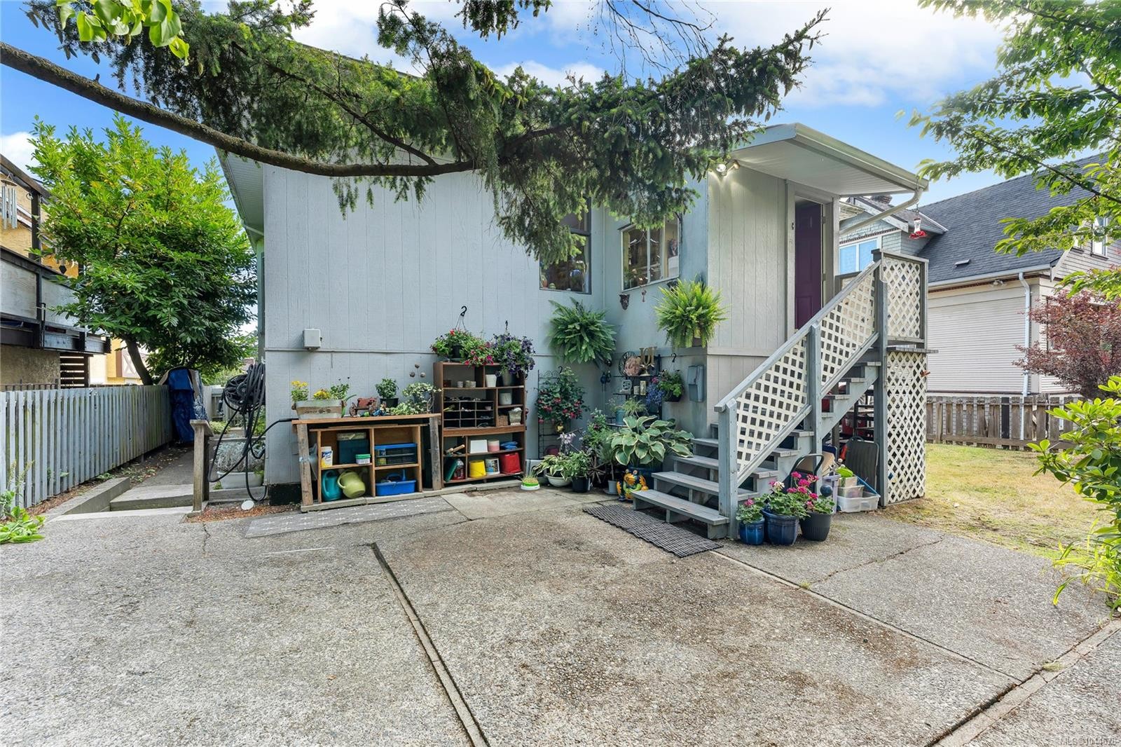 384 Burnside Rd East, Victoria, BC