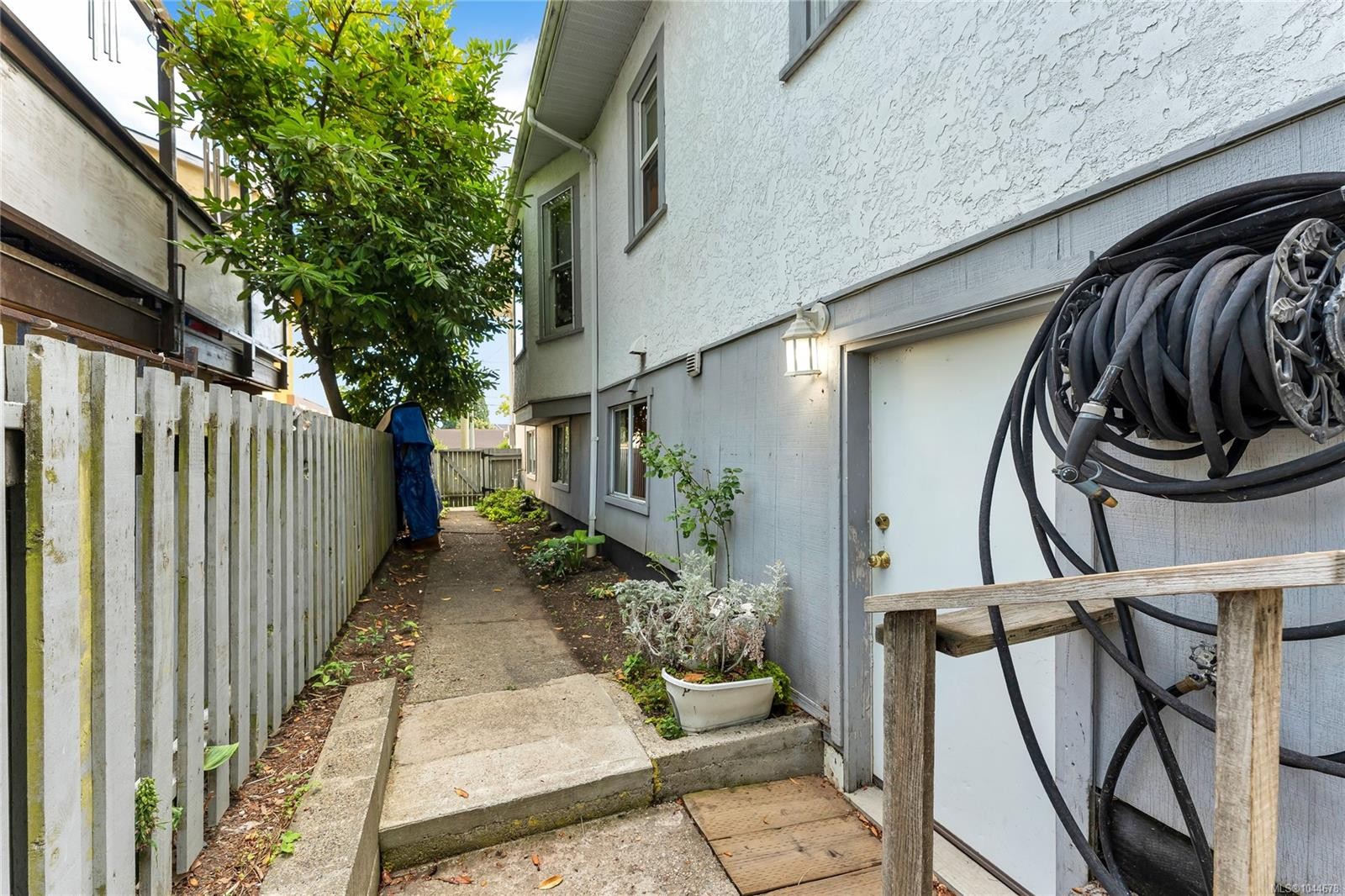 384 Burnside Rd East, Victoria, BC