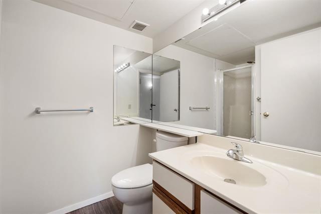 406-85 Swindon Way, Winnipeg, MB - Indoor Photo Showing Bathroom
