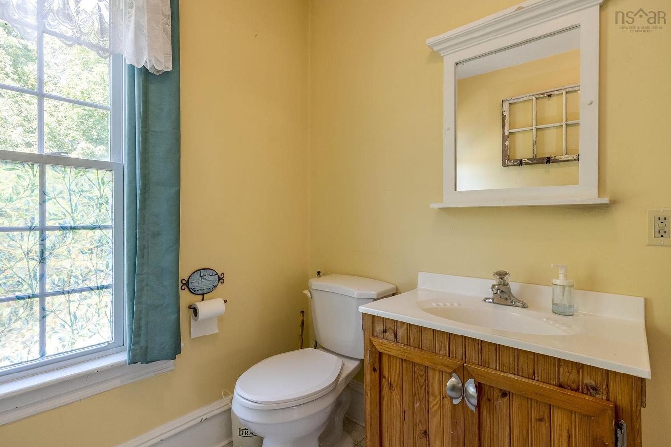 4902 Highway 1, Waterville, NS - Indoor Photo Showing Bathroom