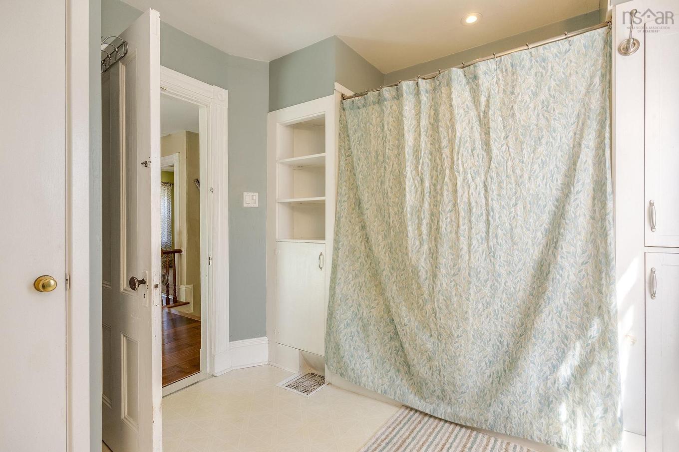 4902 Highway 1, Waterville, NS - Indoor