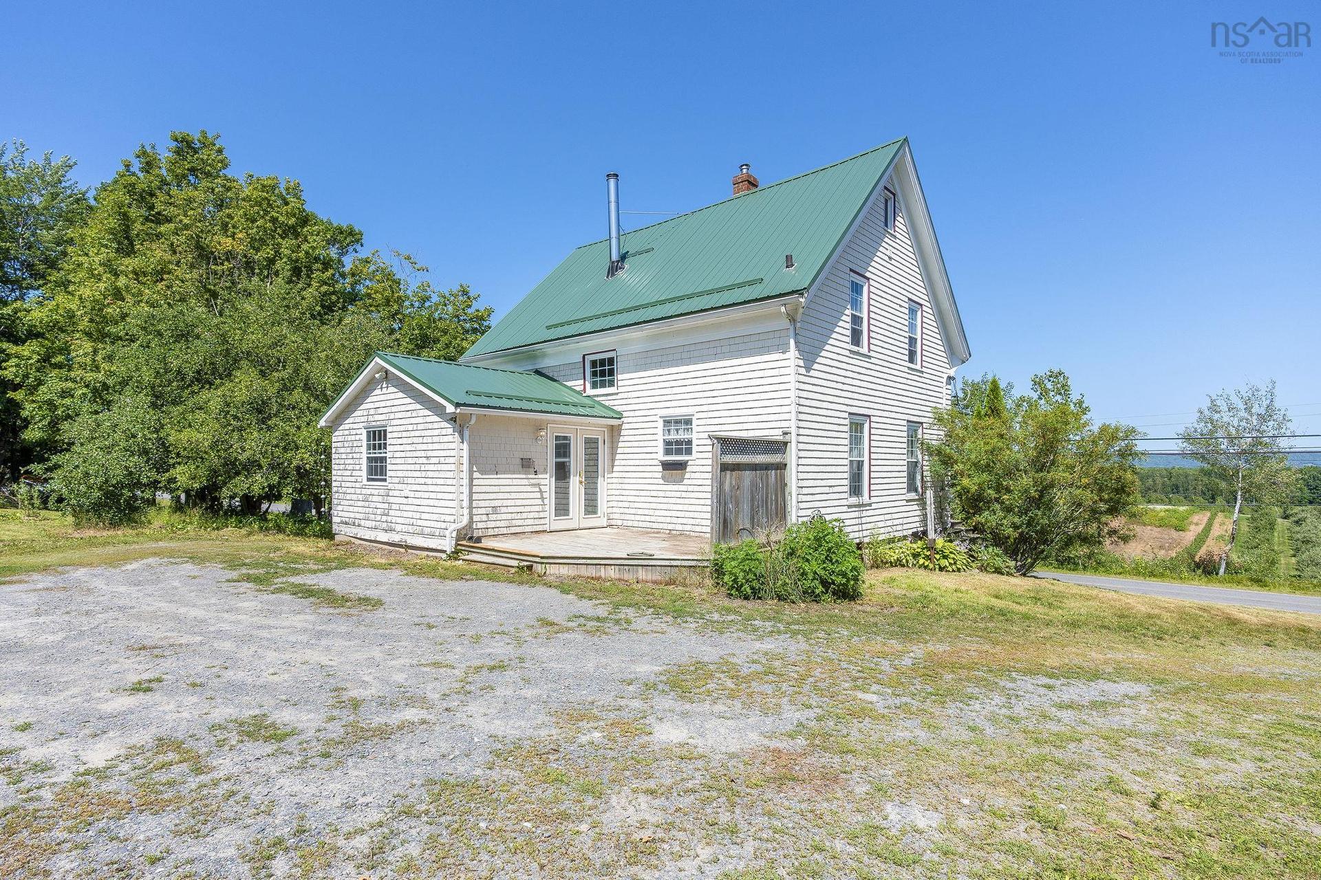 4902 Highway 1, Waterville, NS - Outdoor