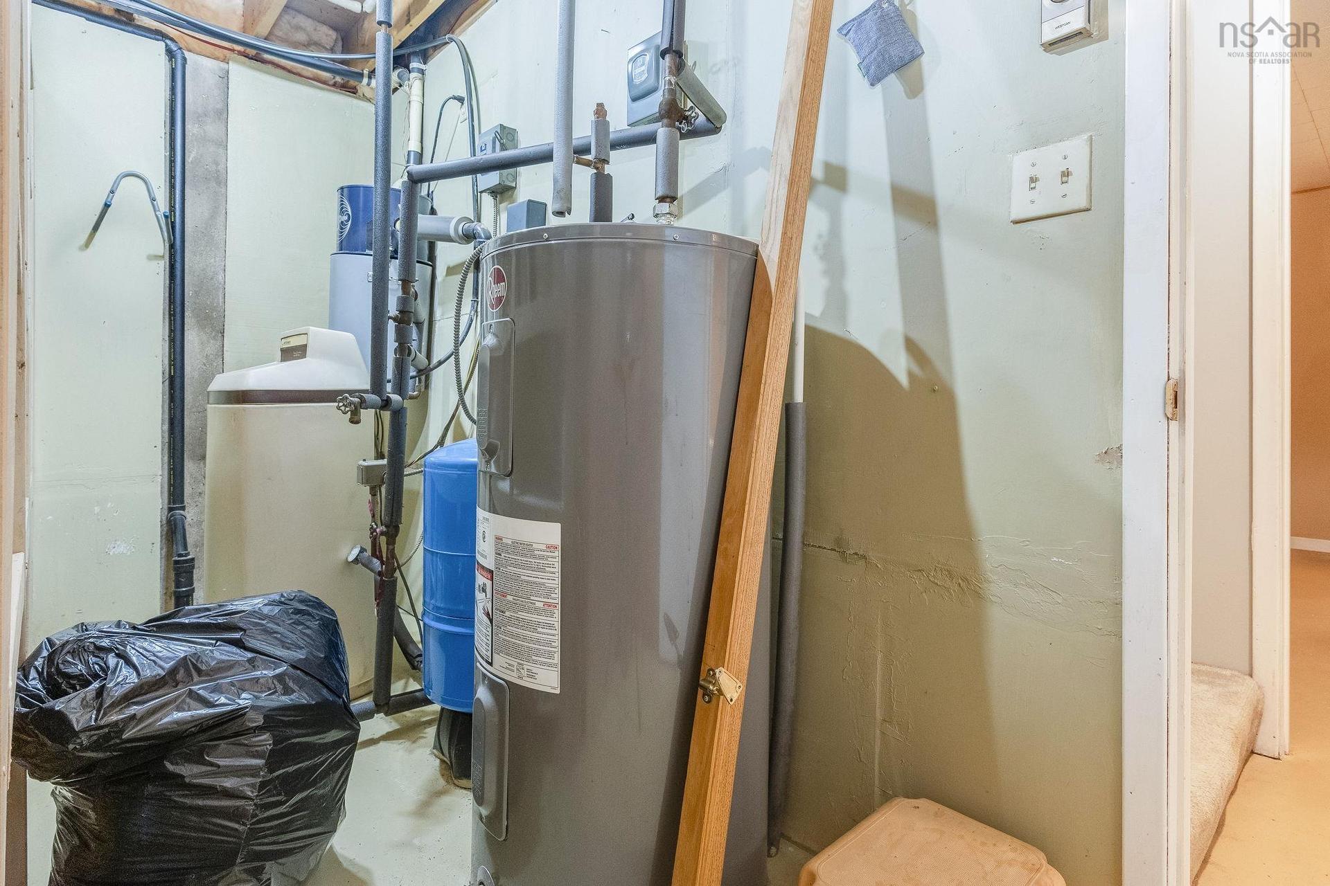 258 Trout Lake Road, West Inglisville, NS - Indoor Photo Showing Basement