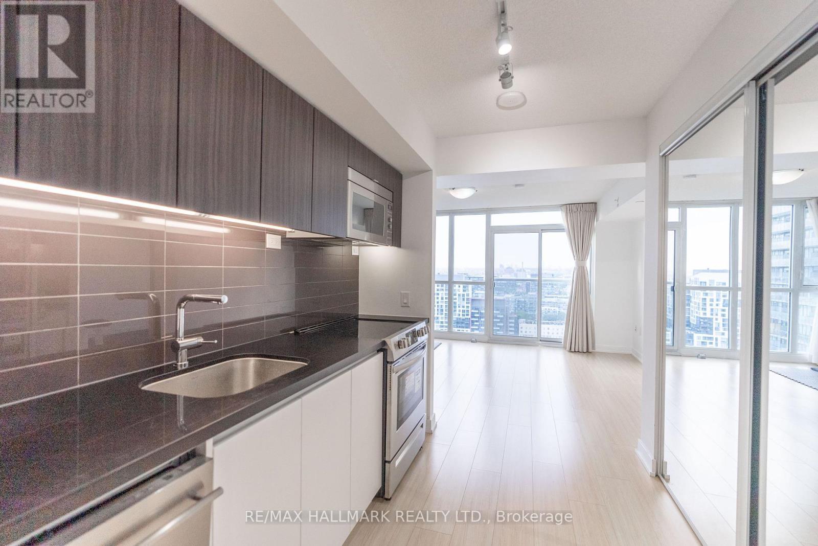 2908 - 85 Queens Wharf Road, Toronto, ON - Indoor Photo Showing Kitchen With Upgraded Kitchen